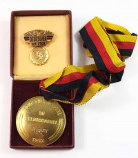 Medaille Deutscher Meister im Feldhandball der Frauen 1962