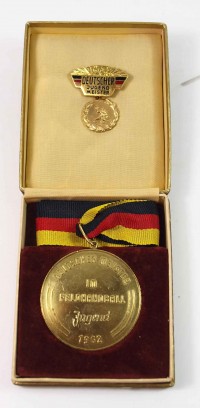 Medaille Deutscher Jugendmeister im Feldhandball der Frauen 1962